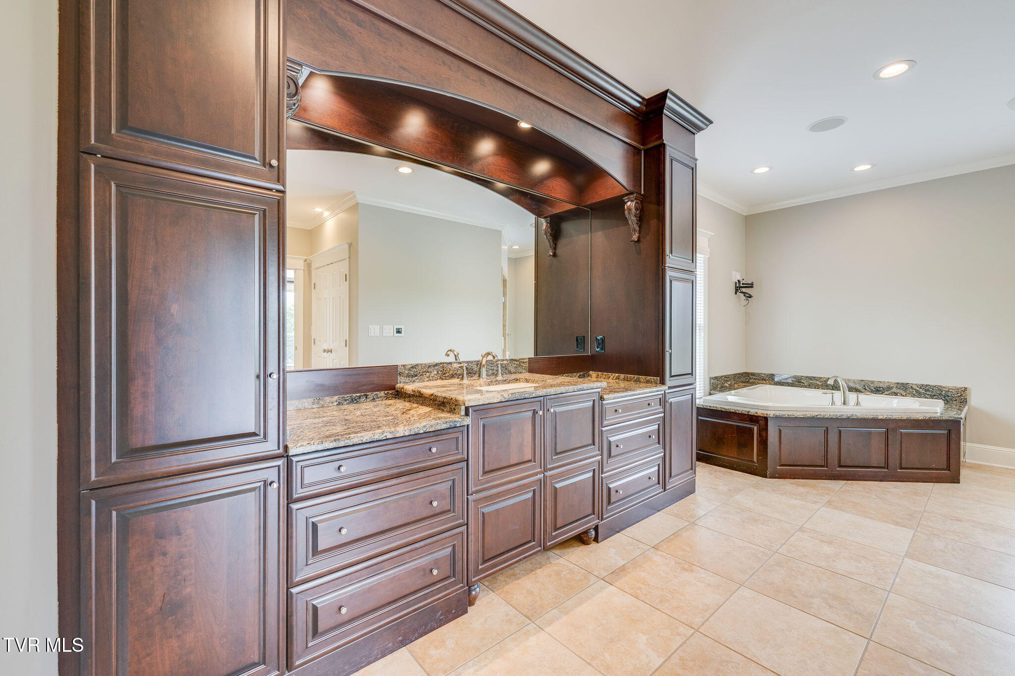 20484 Lake Road, Abingdon, Virginia image 34