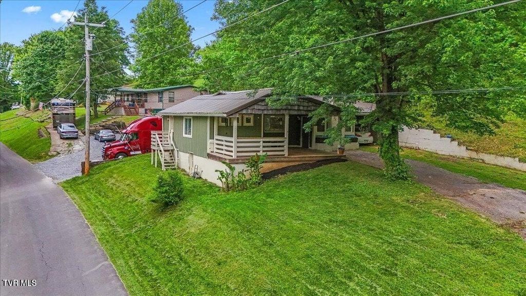 Photo of 131 Greenlee Road, Johnson City, TN 37601 (MLS # 9985584)