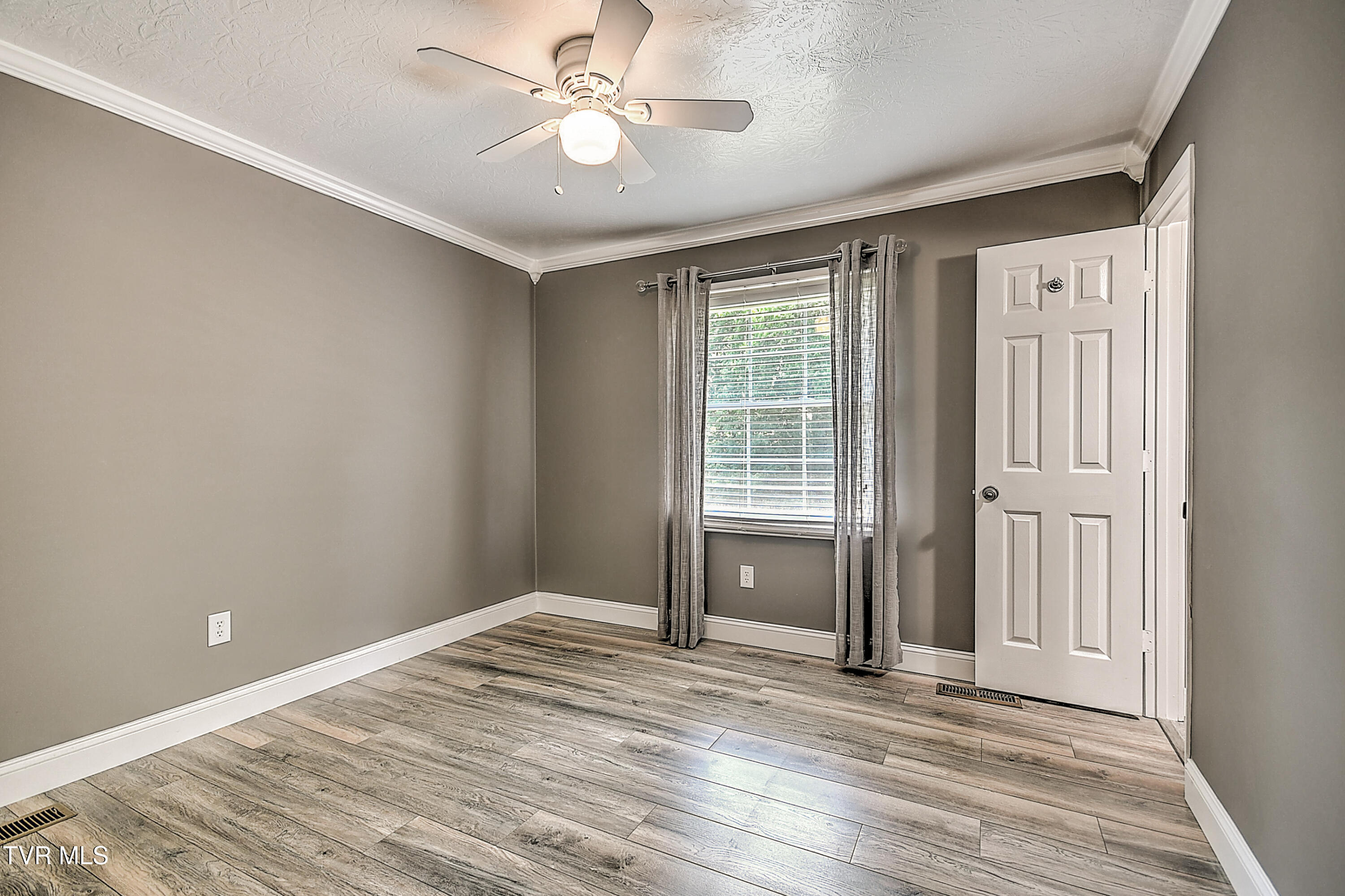 19577 Greenbriar Drive, Bristol, Virginia image 12