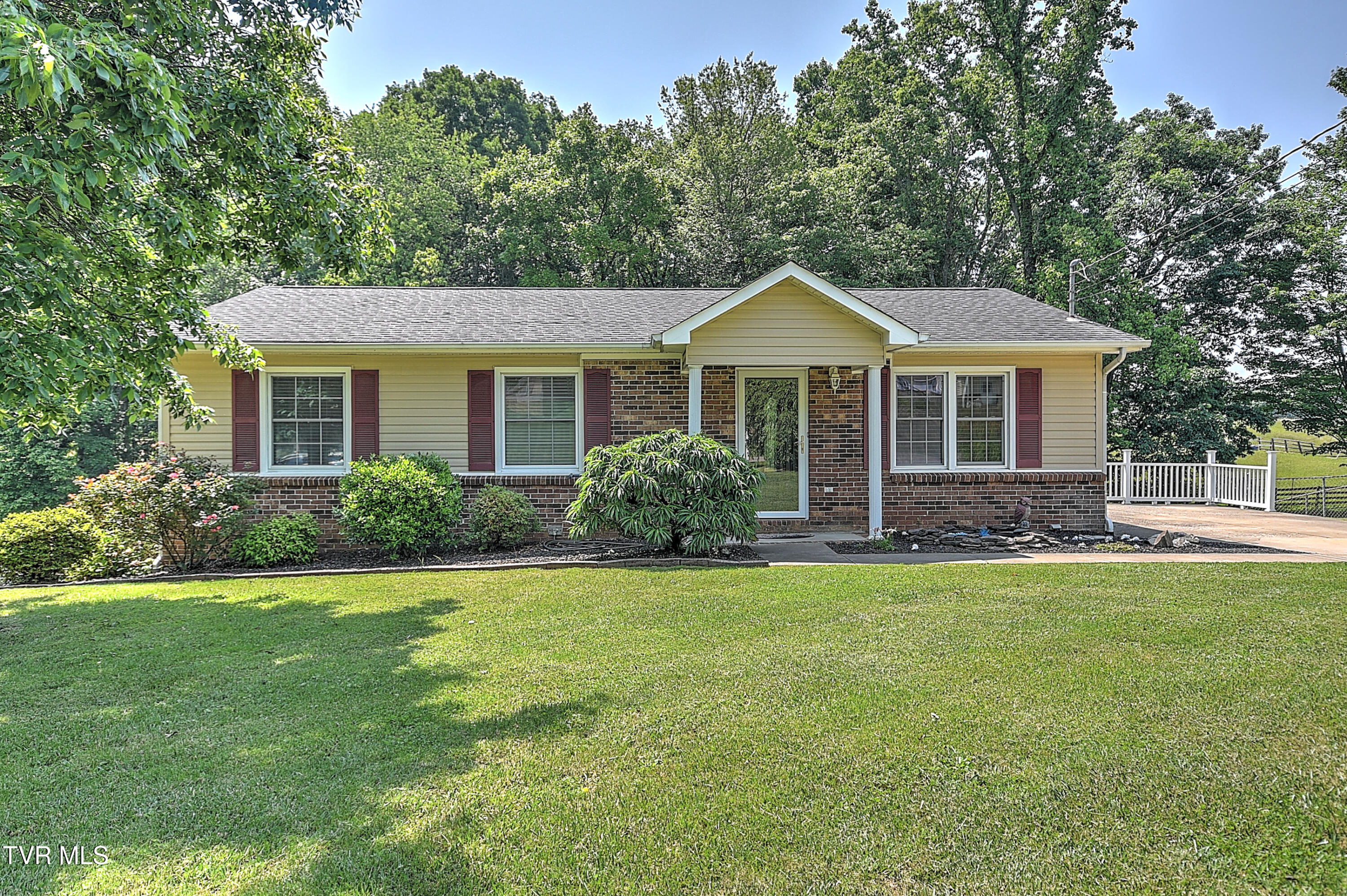 19577 Greenbriar Drive, Bristol, Virginia image 3