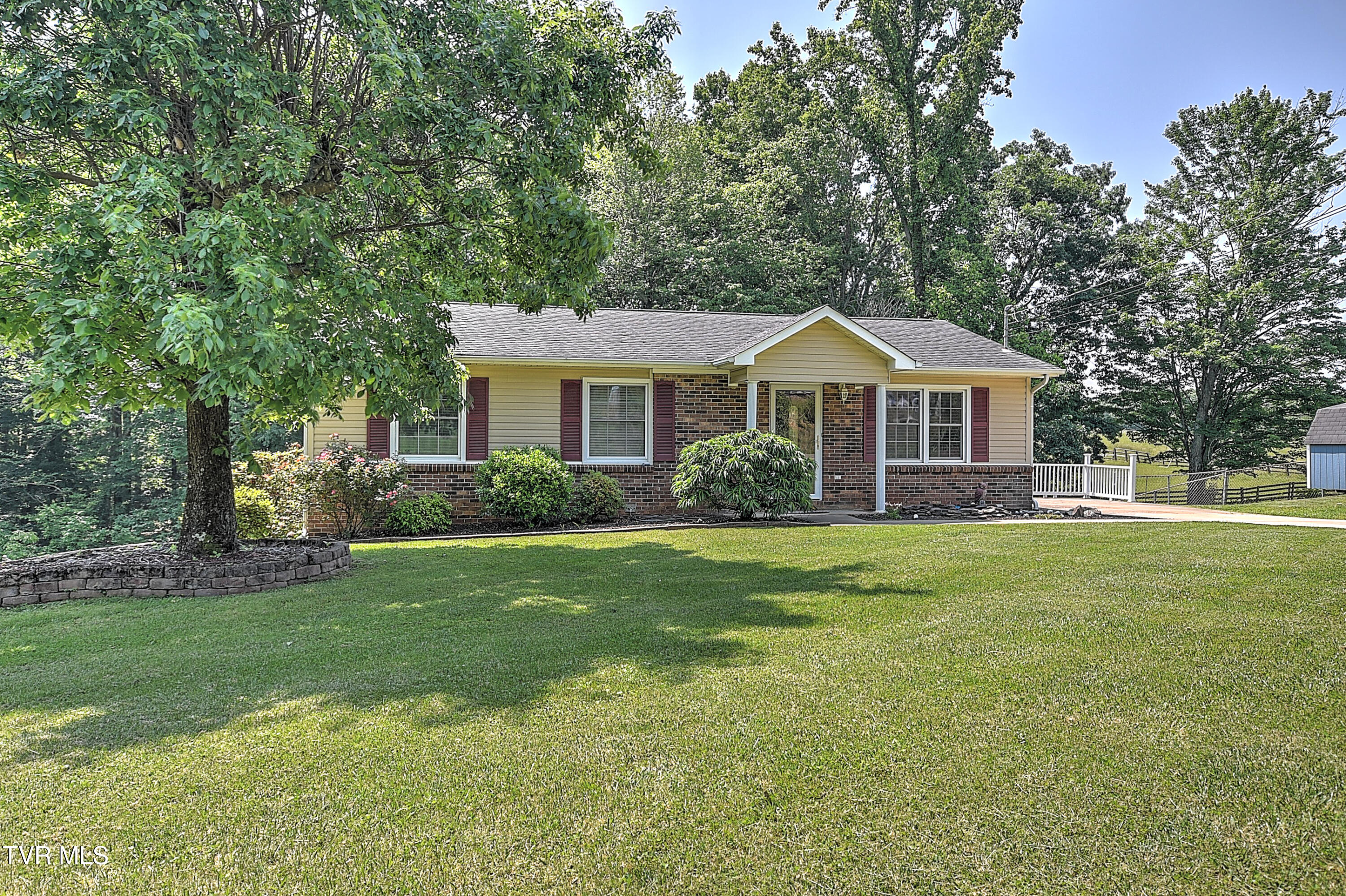 19577 Greenbriar Drive, Bristol, Virginia image 1