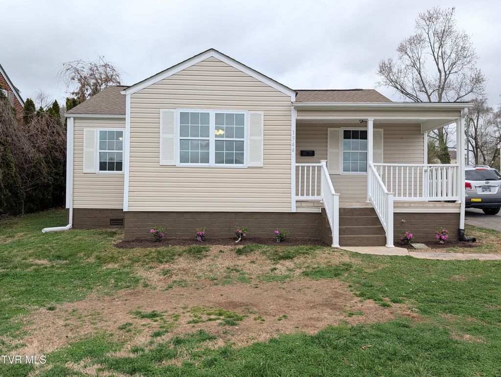 Photo of 1944 Greenway Street, Kingsport, TN 37660 (MLS # 9992221)