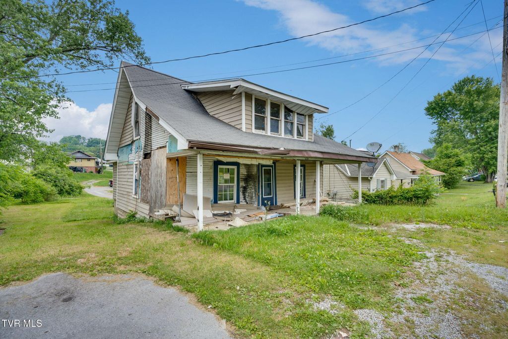 Photo of 21212123 Randolph Street, Bristol, VA 24201 (MLS # 9981336)