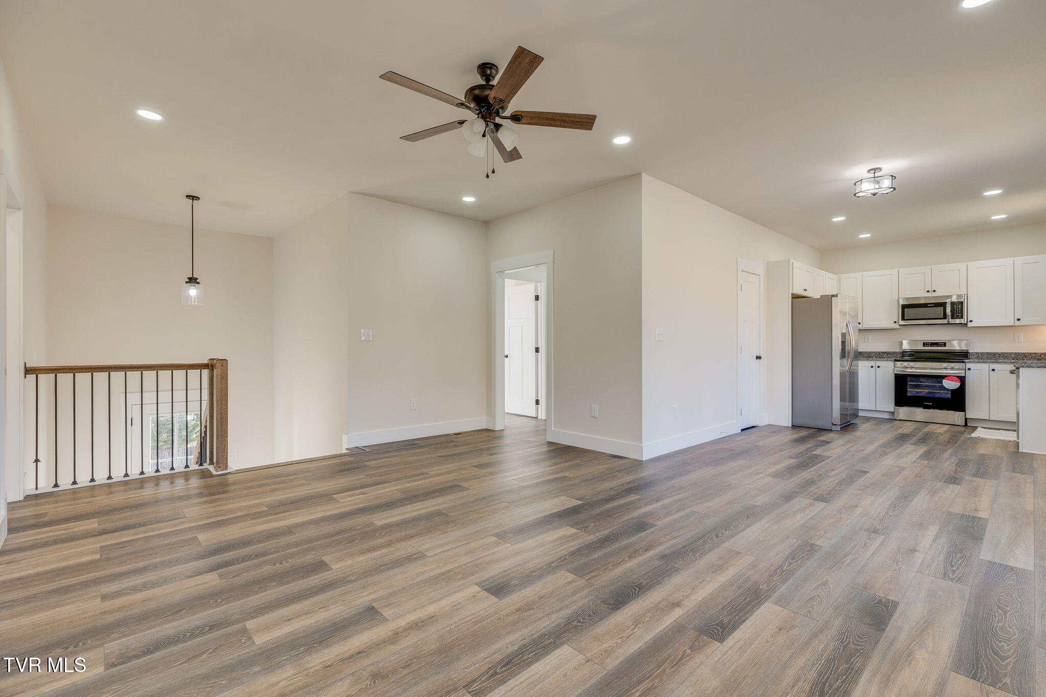 101 Lorena Lane, Jonesborough, Tennessee image 3