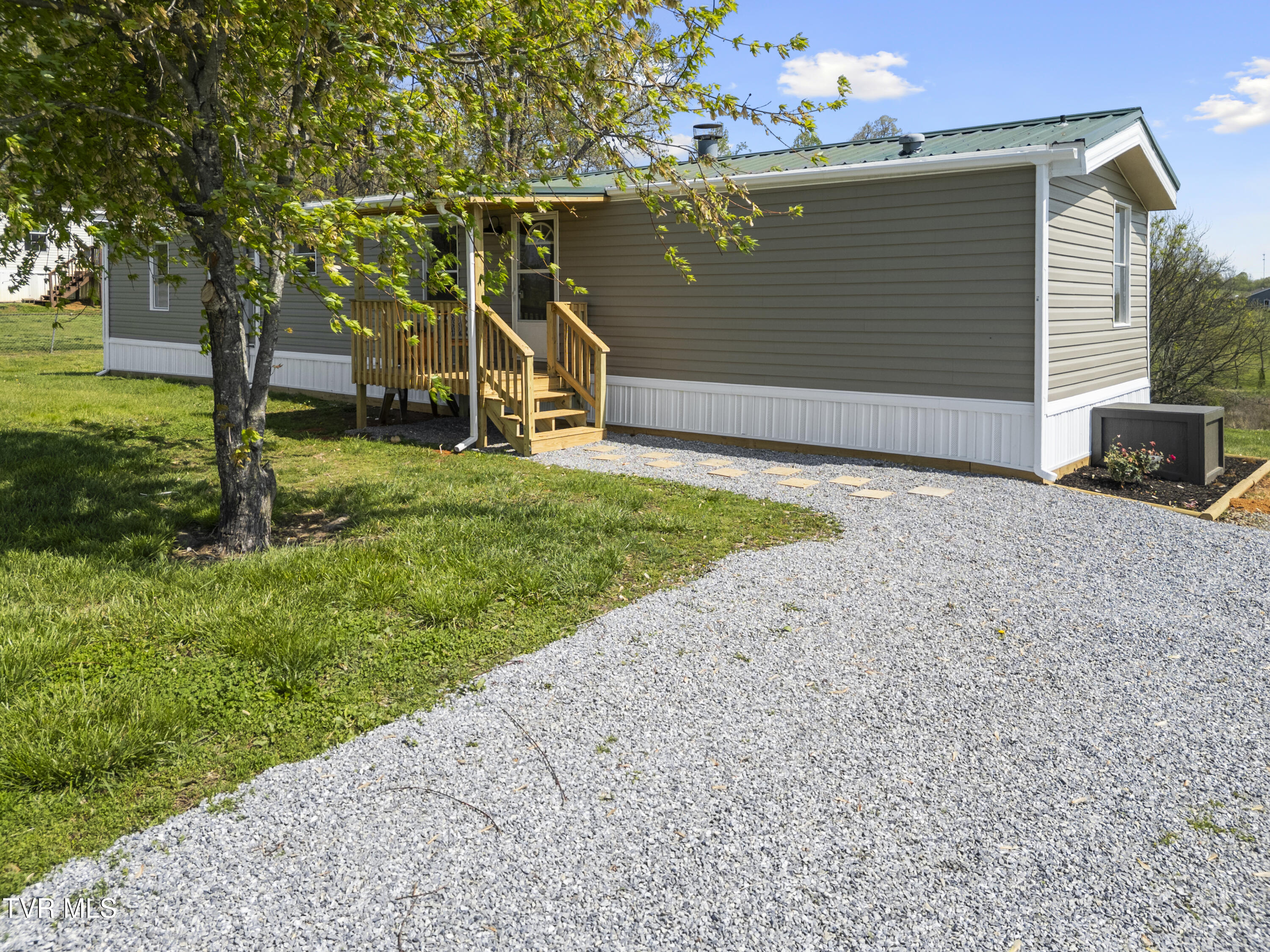 1751 Old Kentucky Road, Greeneville, Tennessee image 1