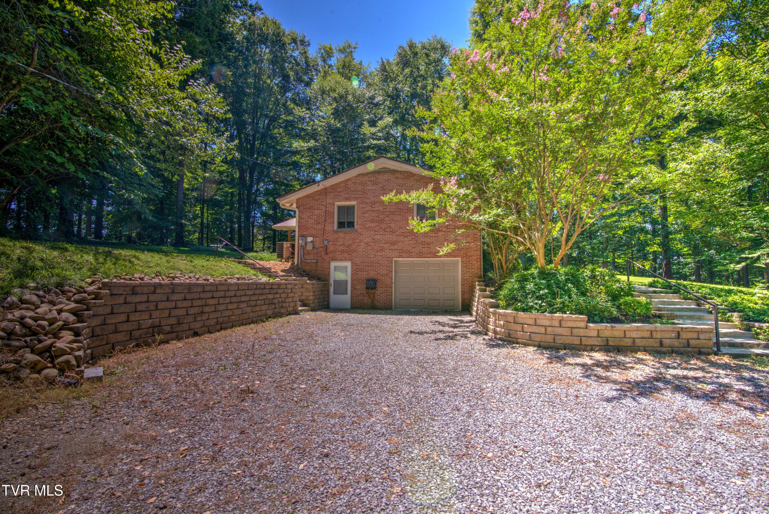 355 Holston Drive, Blountville, Tennessee image 4