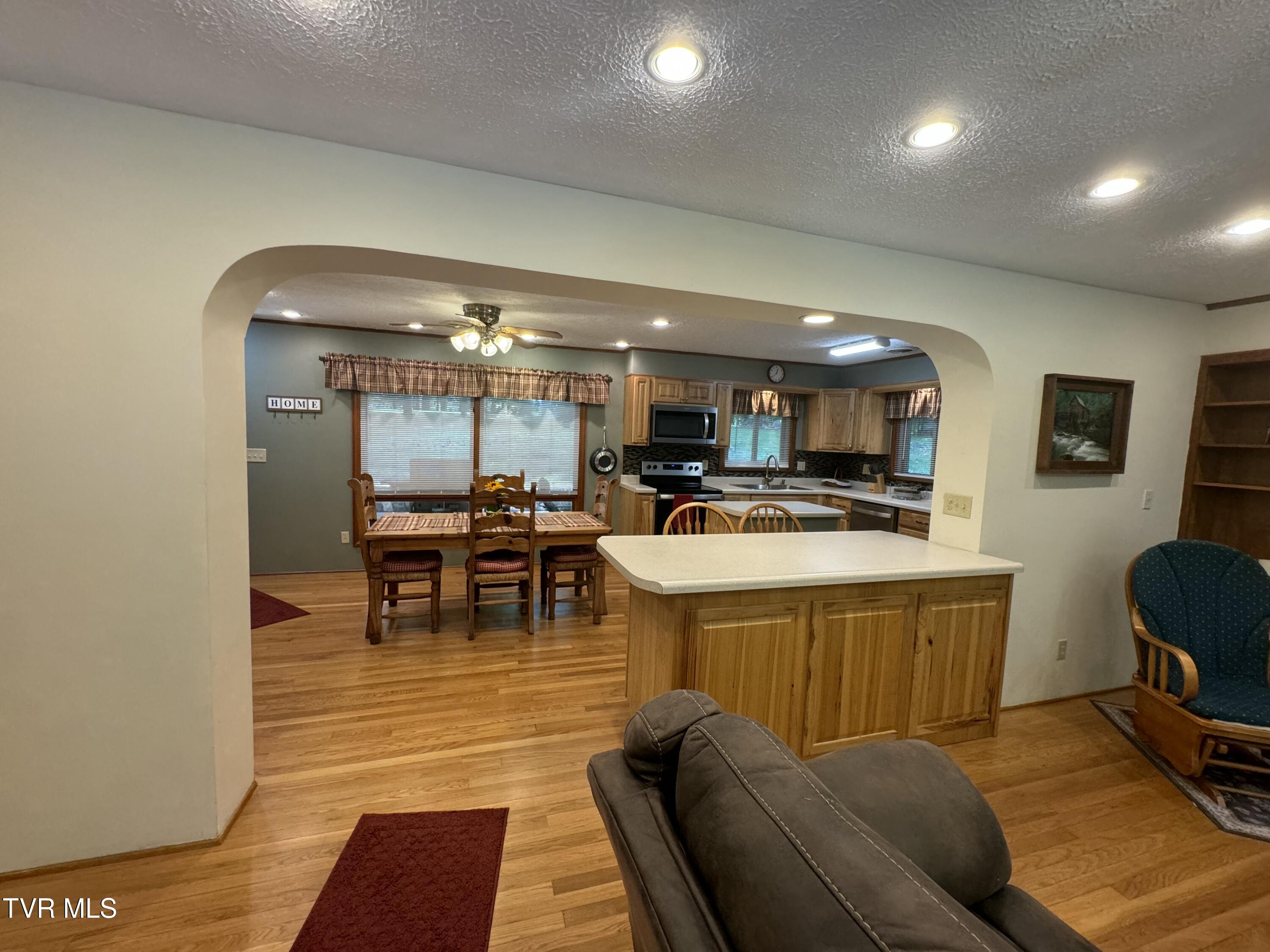 355 Holston Drive, Blountville, Tennessee image 9