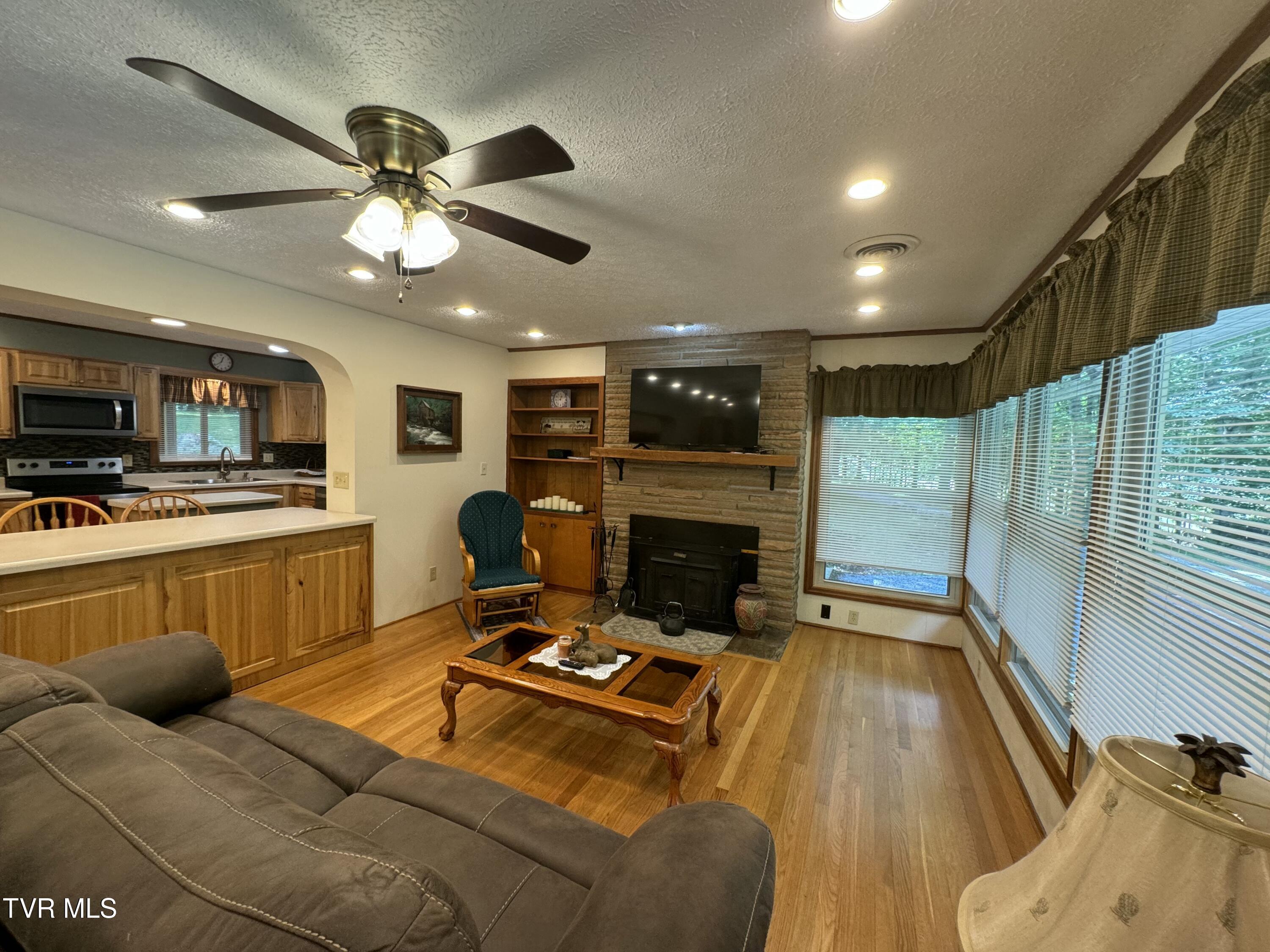 355 Holston Drive, Blountville, Tennessee image 8