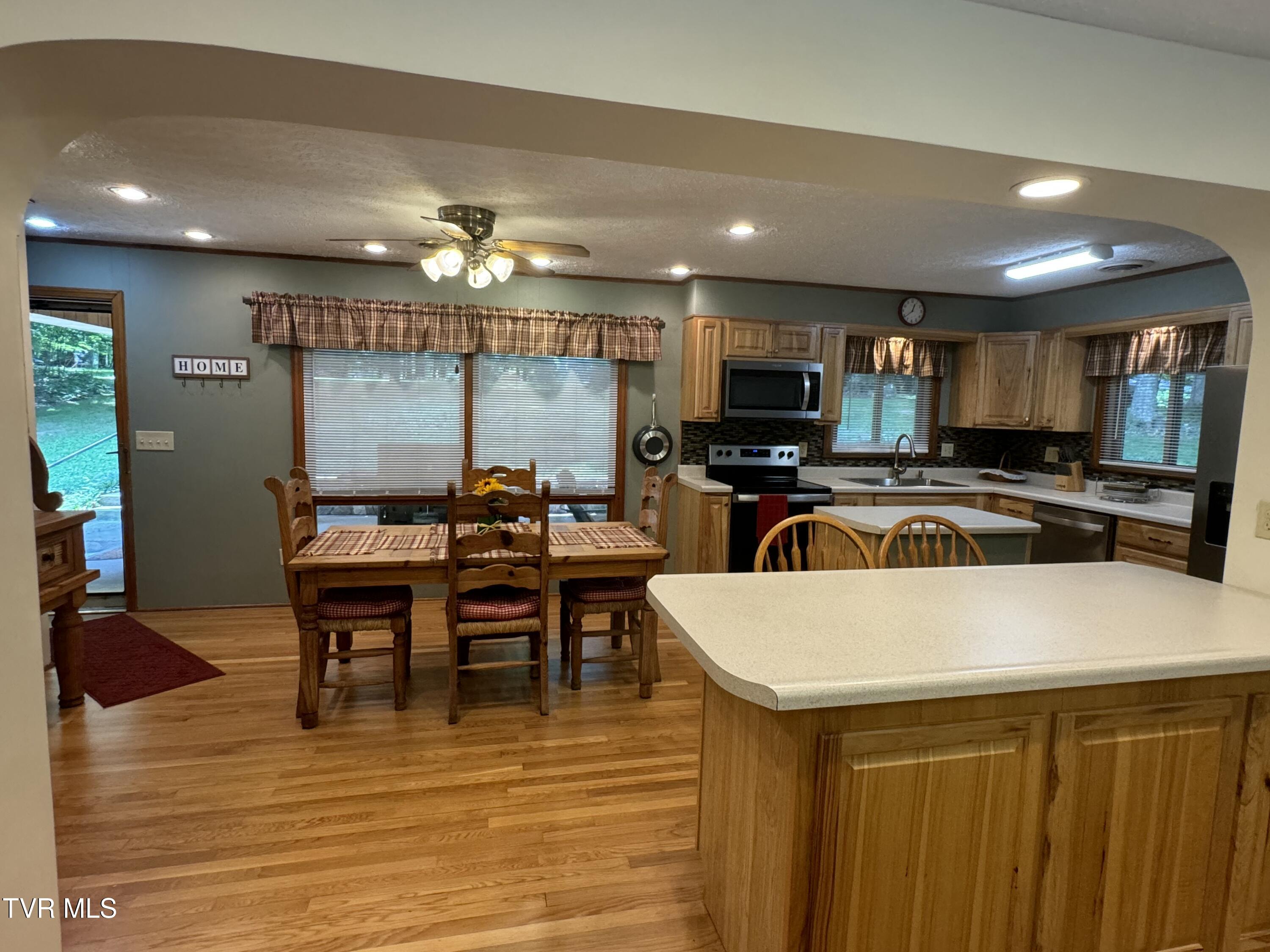 355 Holston Drive, Blountville, Tennessee image 10