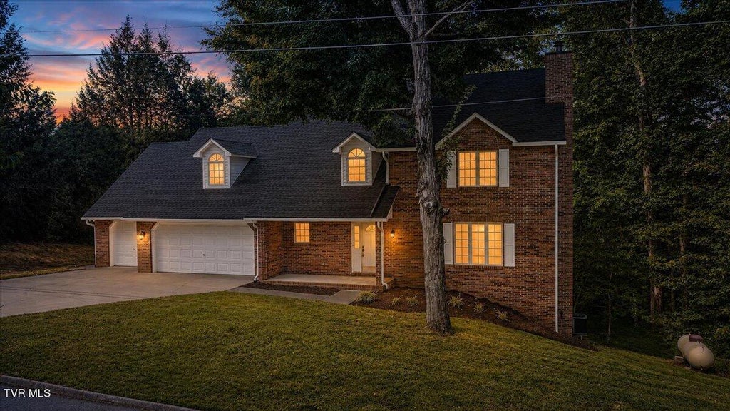 Photo of 248 Timberland Circle, Kingsport, TN 37664 (MLS # 10000465)