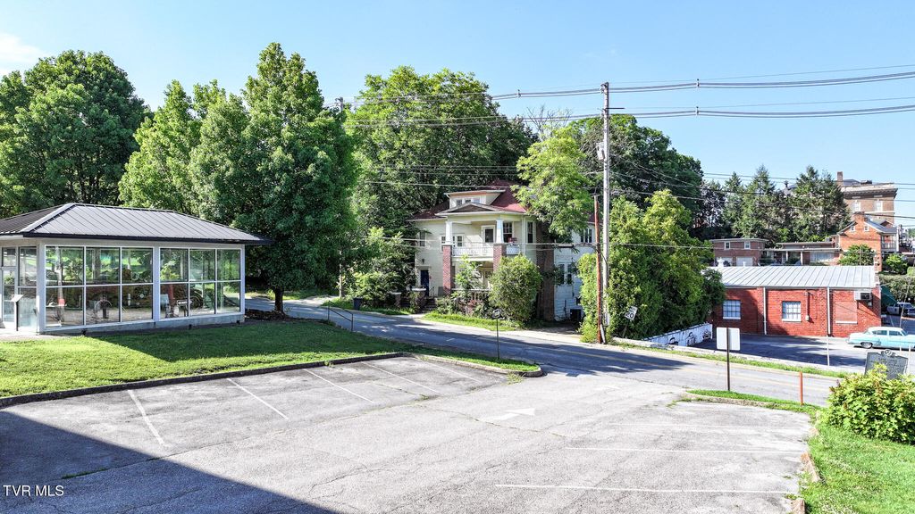 Photo of 102 Mckee Street, Greeneville, TN 37743 (MLS # 9997802)