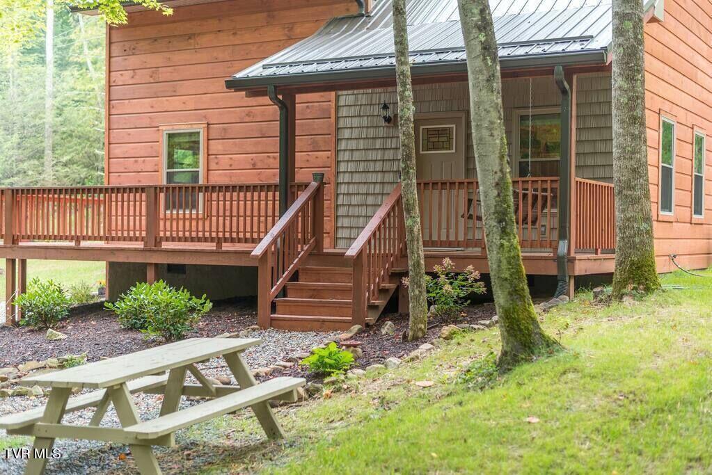 1769 Dennis Cove Road, Hampton, Tennessee image 1