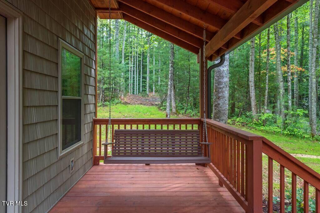 1769 Dennis Cove Road, Hampton, Tennessee image 3