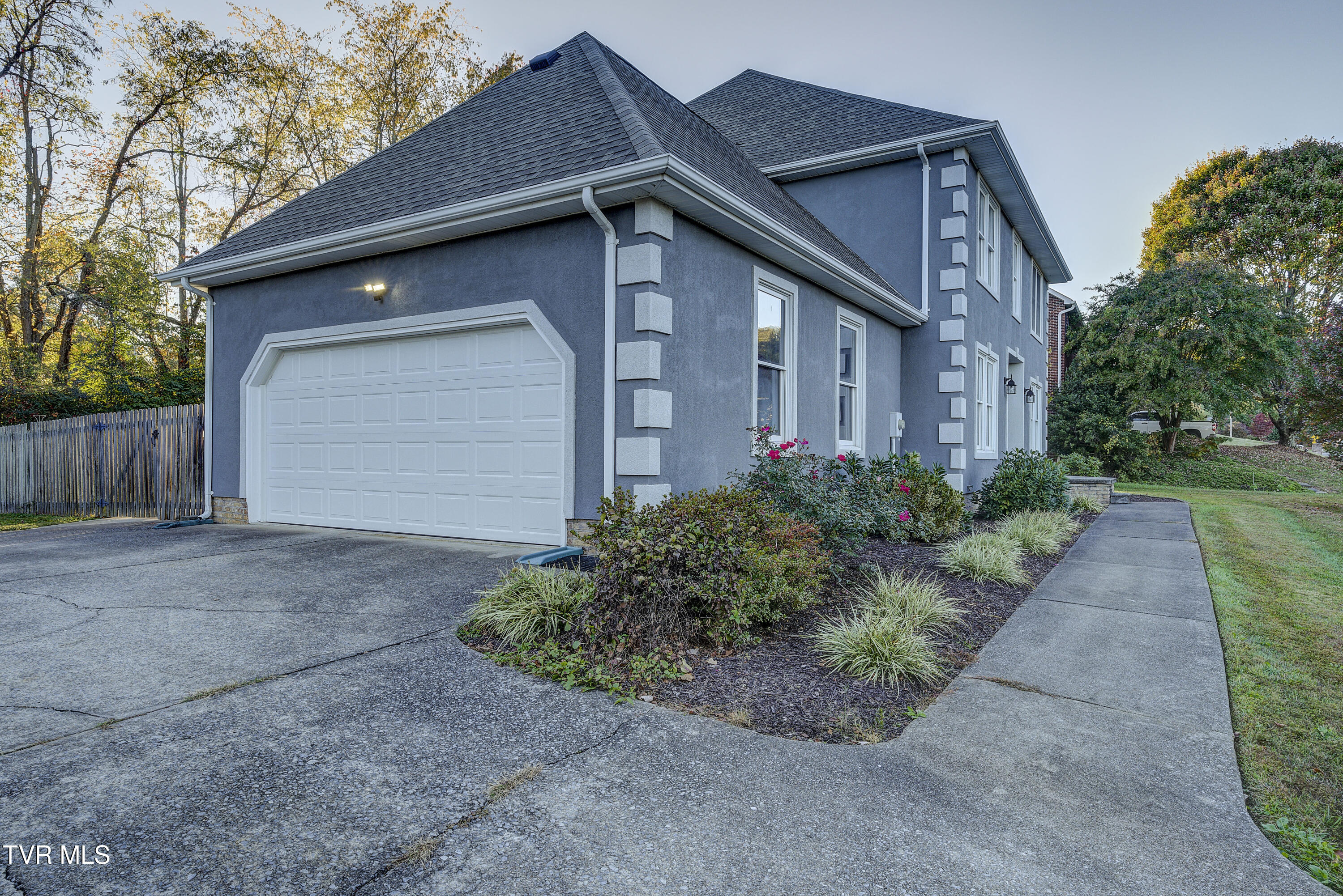 3424 Berkshire Circle