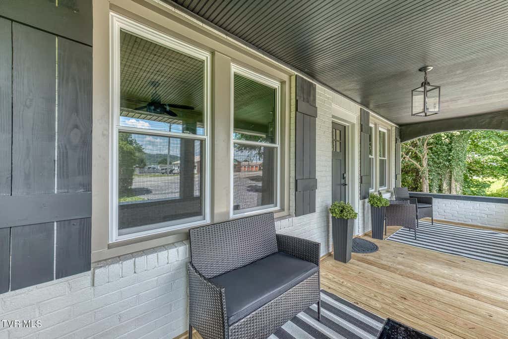 Photo of 1208 Bluff City Highway, Bristol, TN 37620 (MLS # 9998886)