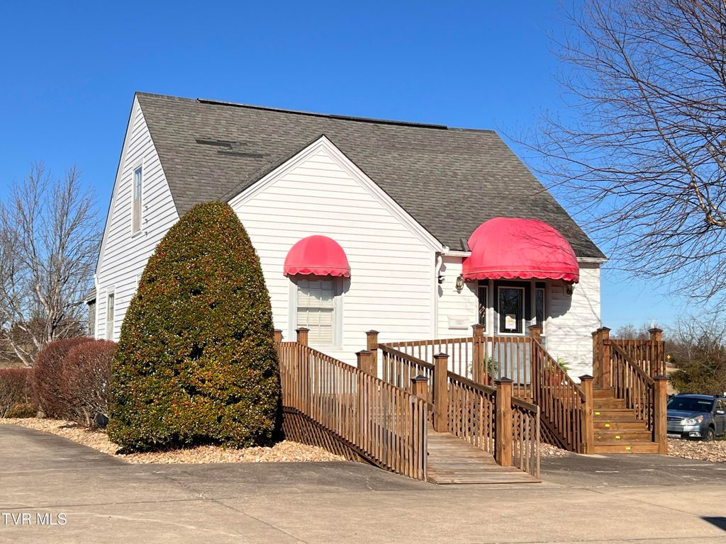 Photo of 3509 Andrew Johnson Highway, Greeneville, TN 37745 (MLS # 9990068)