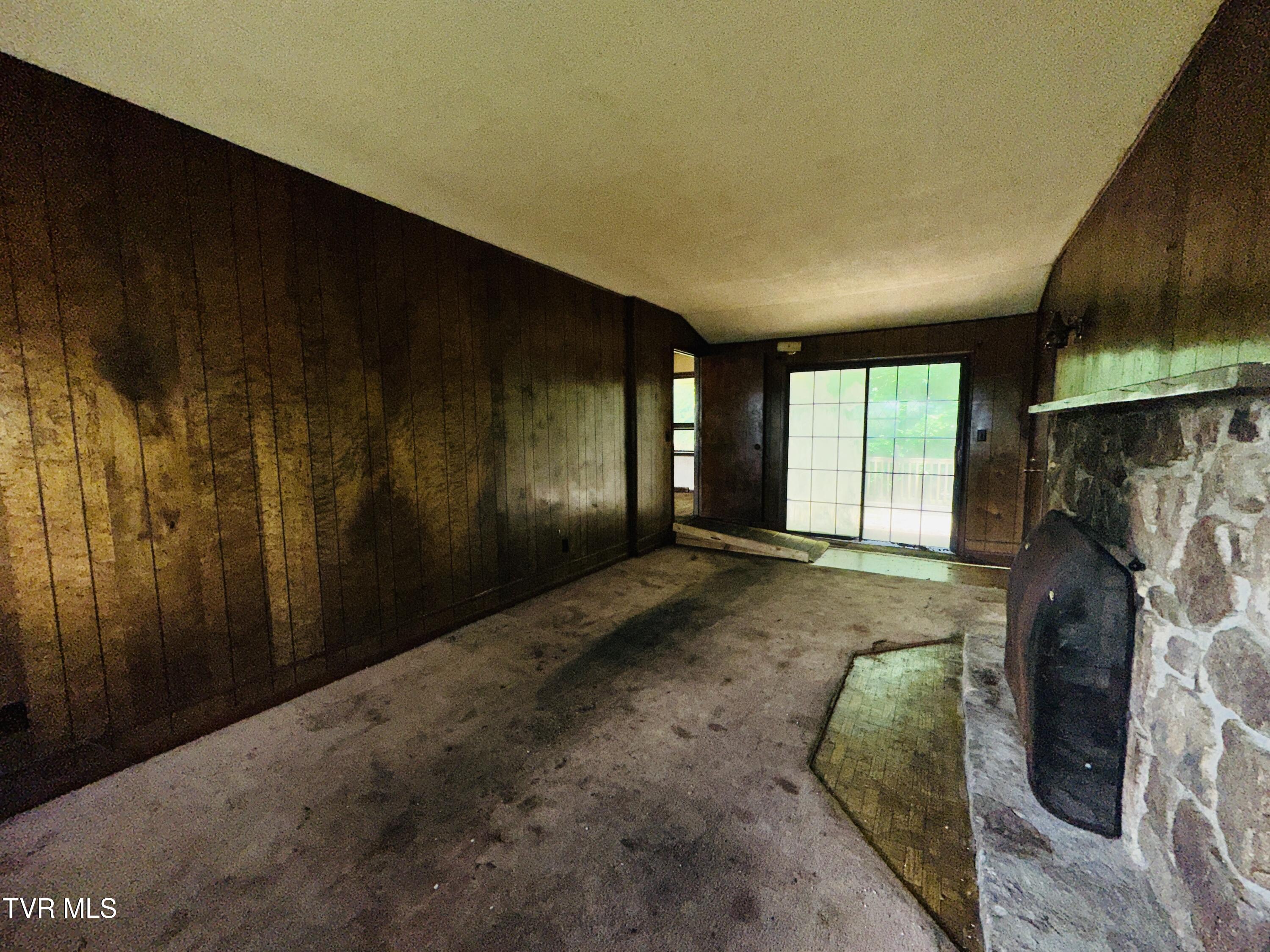 1201 Woodside Drive
