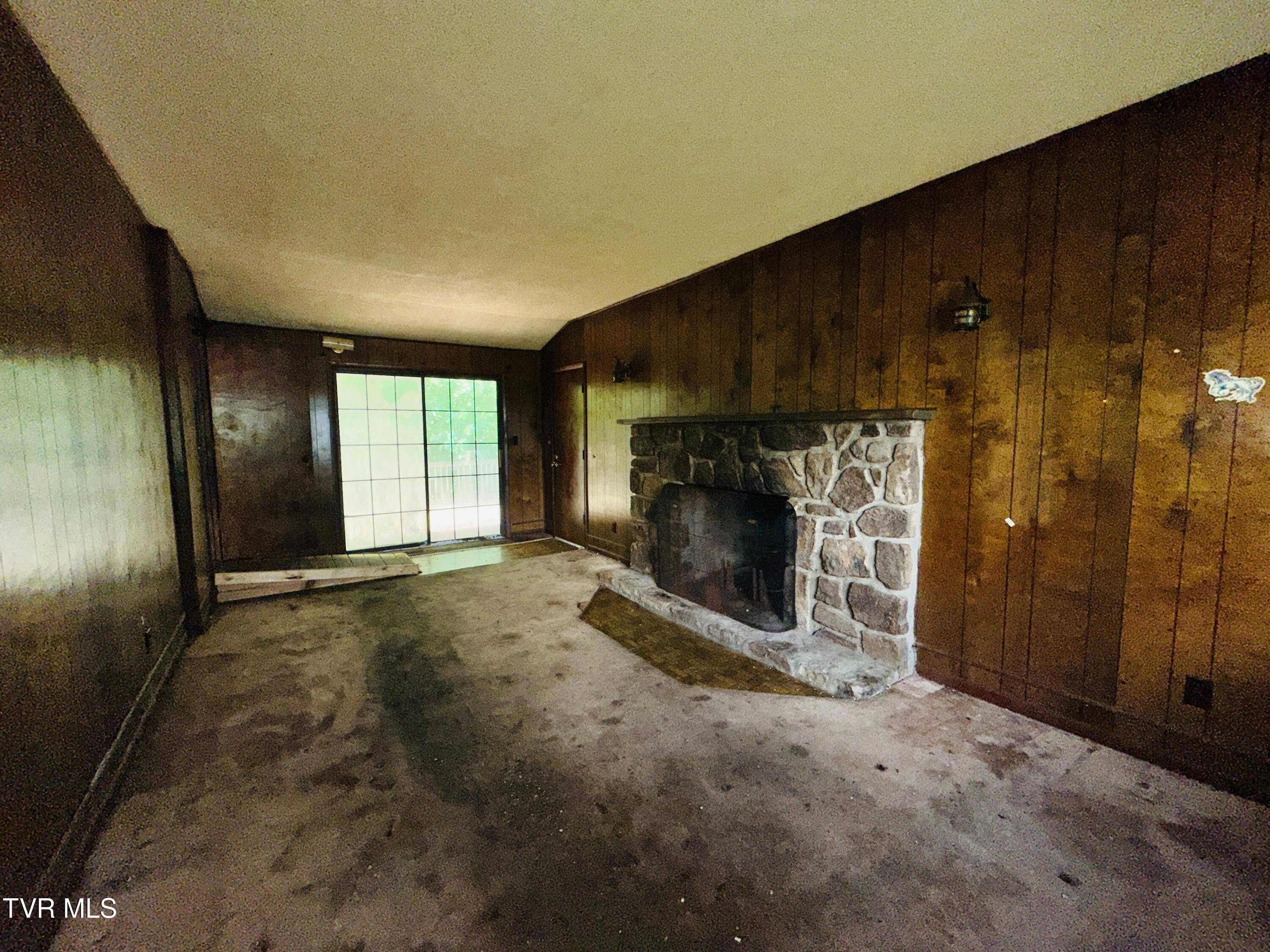 1201 Woodside Drive