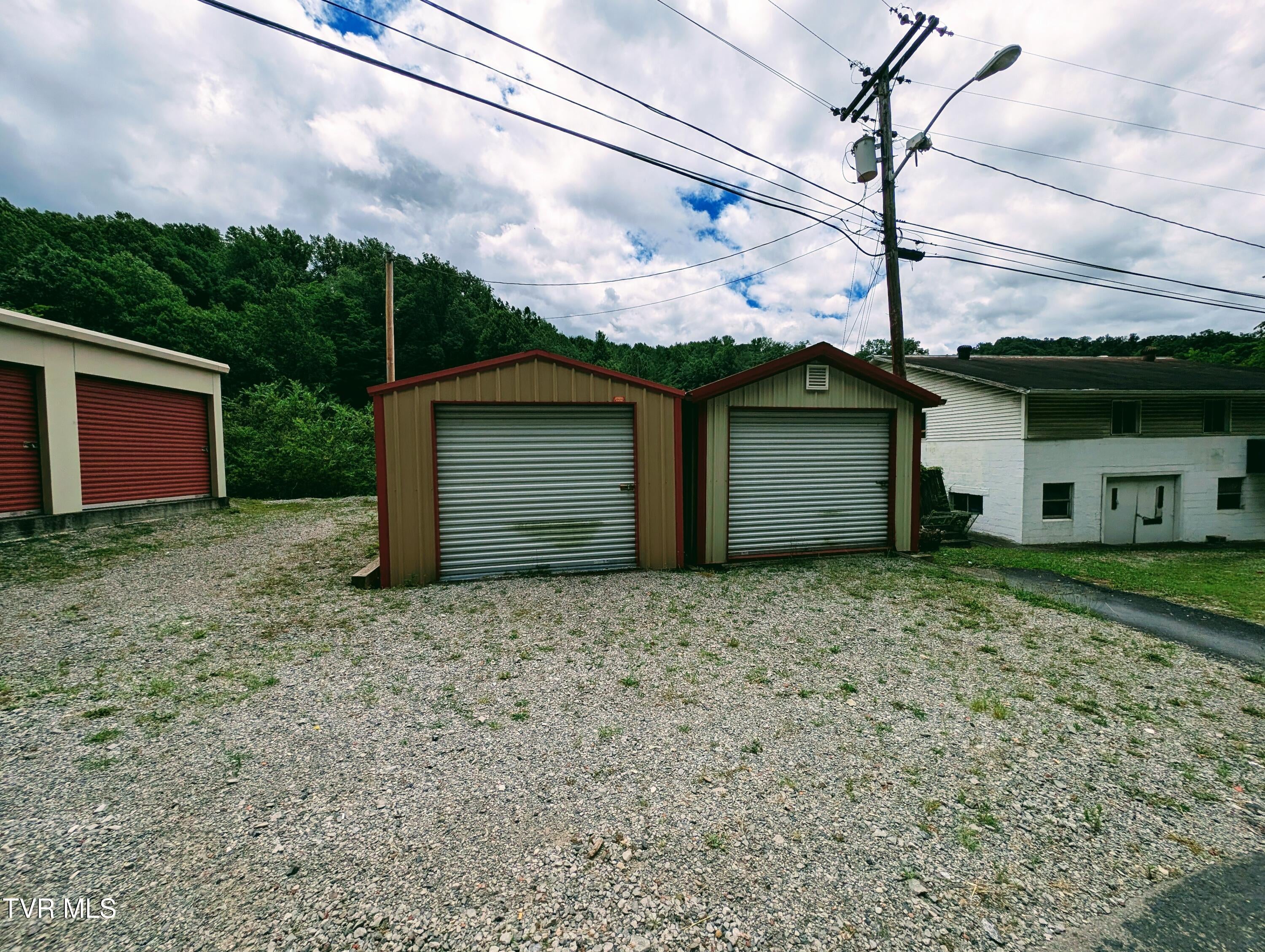 6028 Dickenson Highway