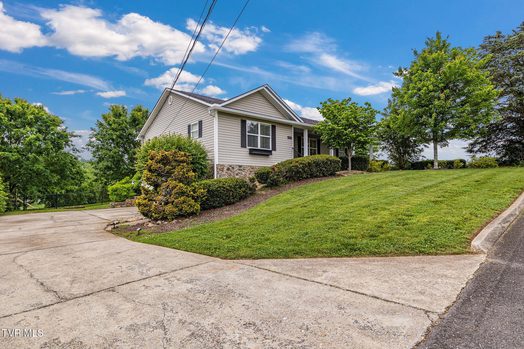 355 Wayland Drive, Greeneville, Tennessee image 3