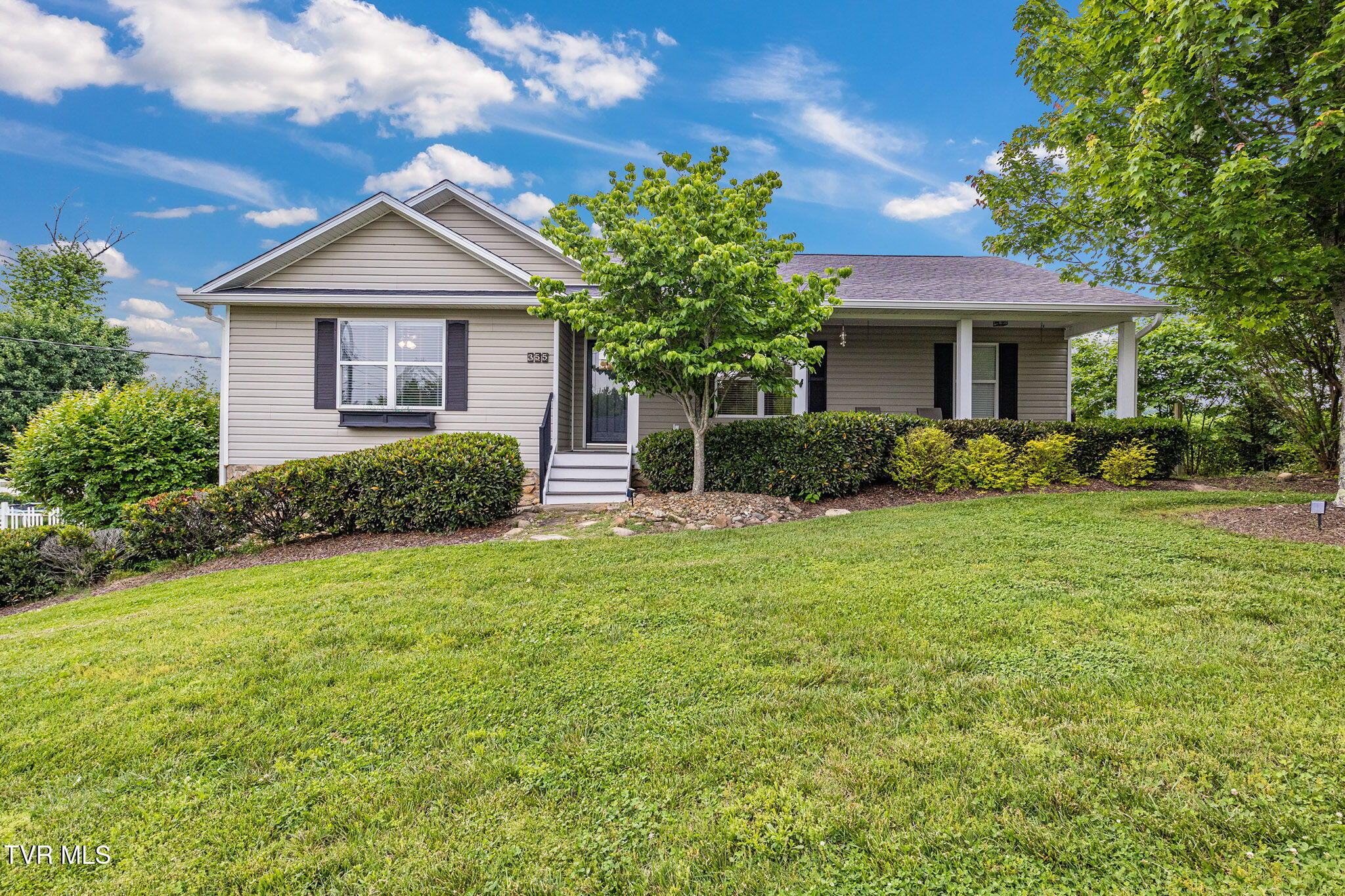 355 Wayland Drive, Greeneville, Tennessee image 2