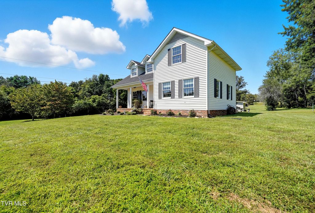 Photo of 550 Country View Private Drive, Blountville, TN 37617 (MLS # 9985955)