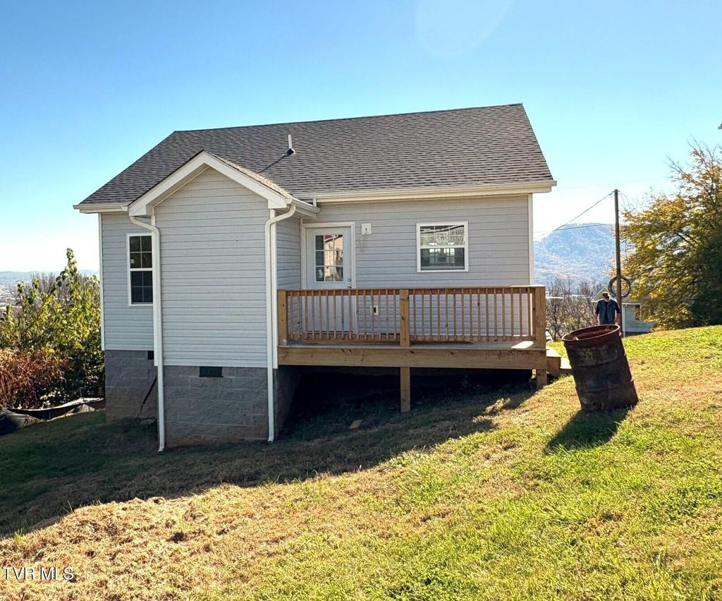 Photo of 1720 Pendleton Street, Kingsport, TN 37660 (MLS # 9990946)