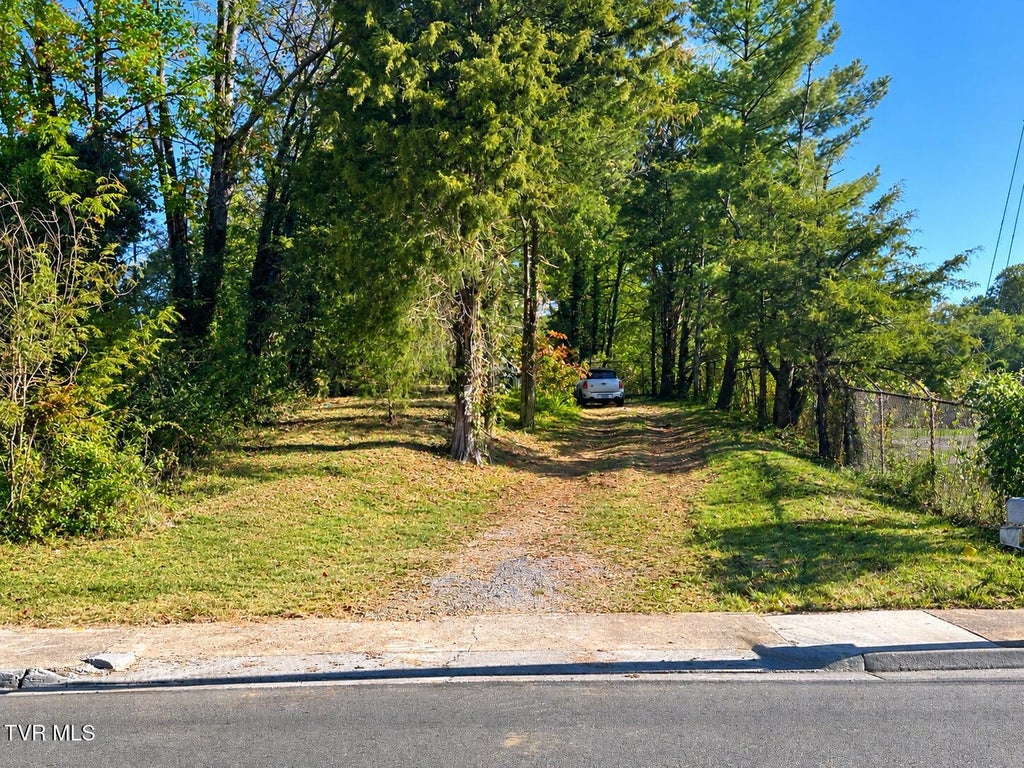 Photo of 573 Gate City Highway, Bristol, VA 24201 (MLS # 10002387)