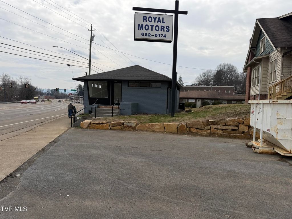 Photo of 416 Volunteer Parkway, Bristol, TN 37620 (MLS # 9991808)