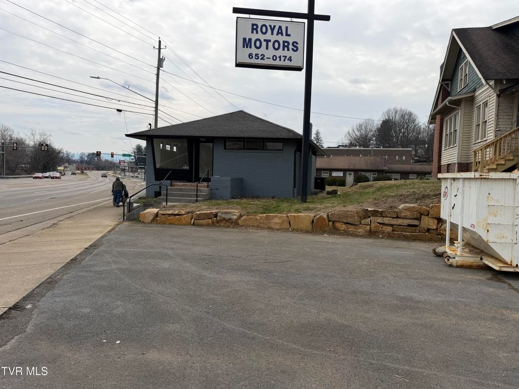 Photo of 416 Volunteer Parkway, Bristol, TN 37620 (MLS # 9991808)