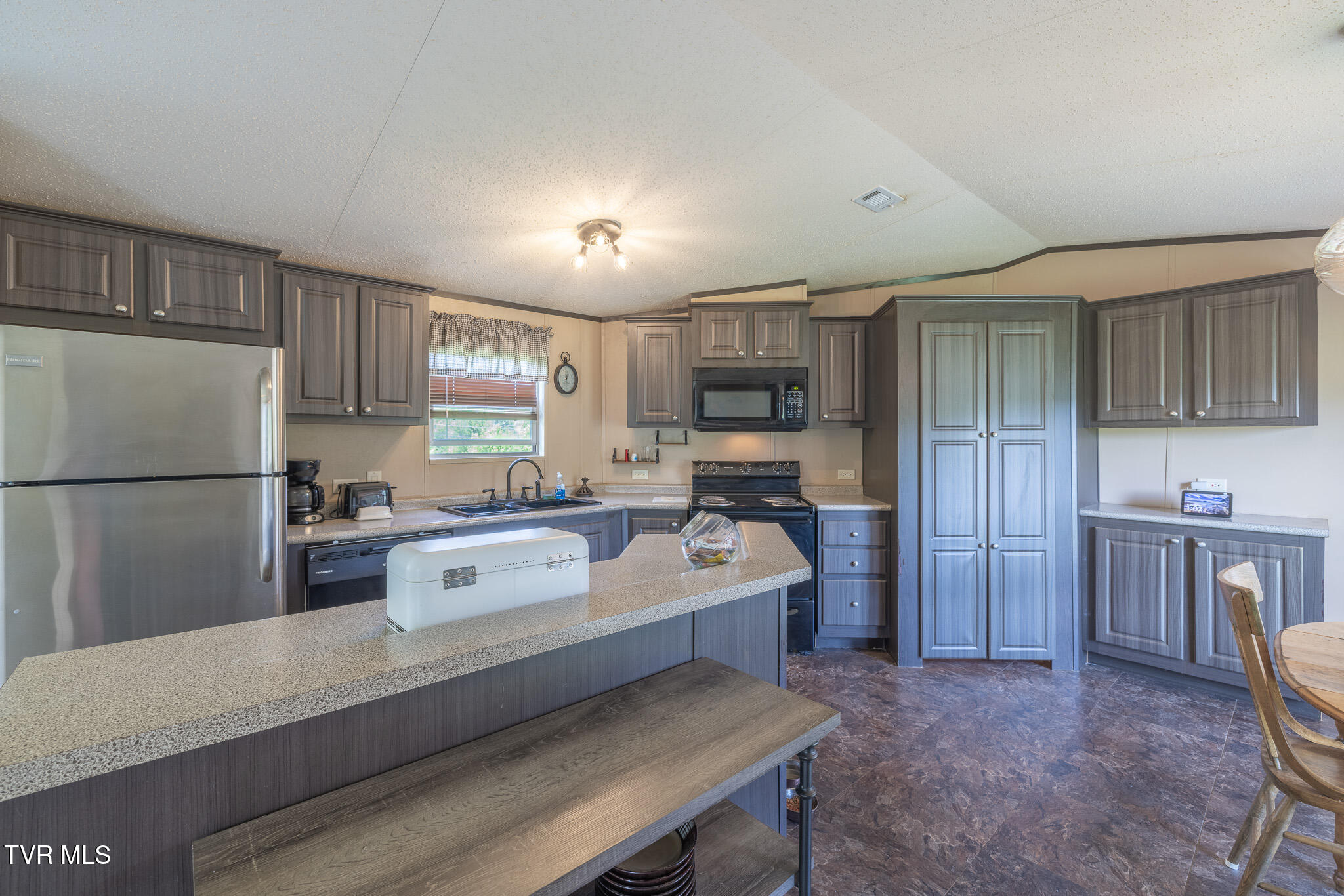 4739 Greenwood Drive, Jonesborough, Tennessee image 7