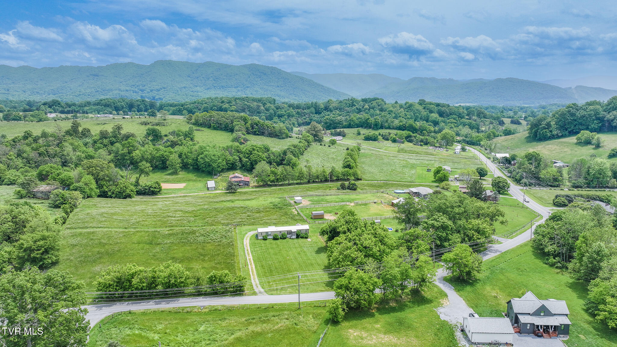 4739 Greenwood Drive, Jonesborough, Tennessee image 2
