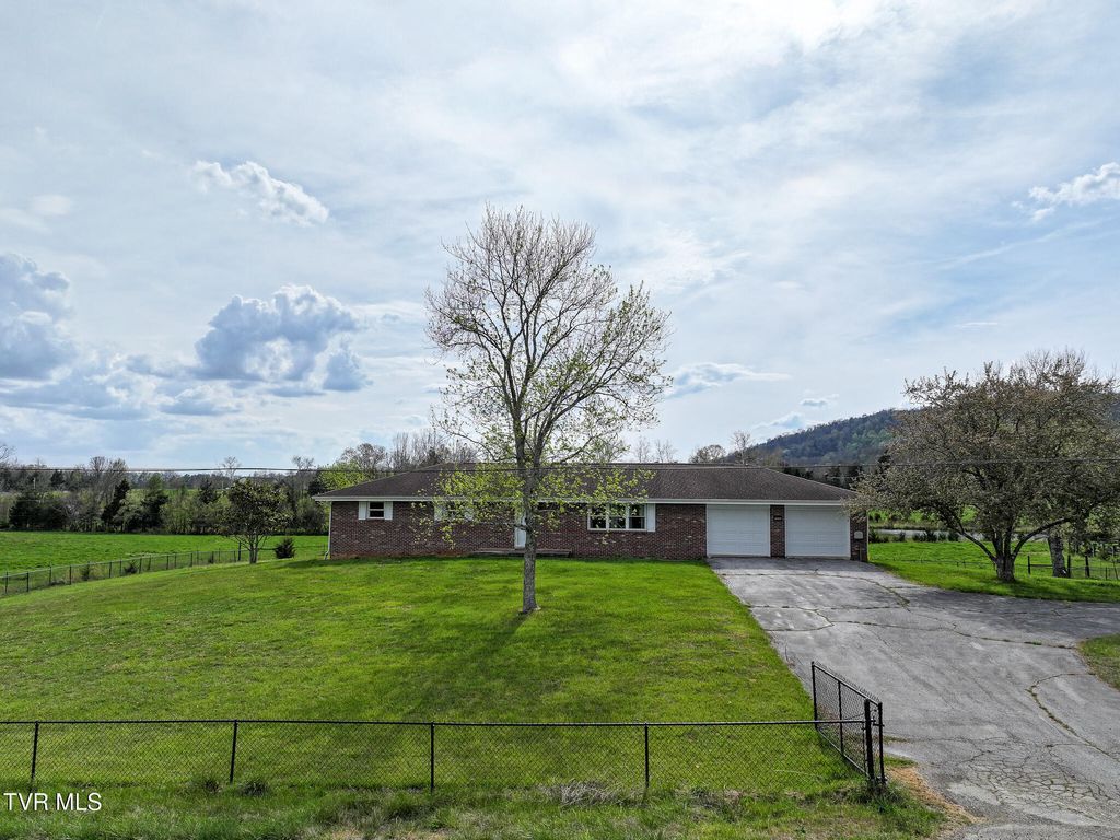 Photo of 11295 Lonesome Pine Trail, Bulls Gap, TN 37711 (MLS # 9993476)
