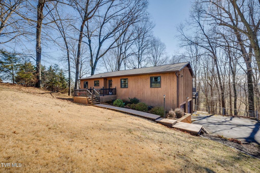 Photo of 1006 Olympus Circle, Kingsport, TN 37663 (MLS # 9991688)