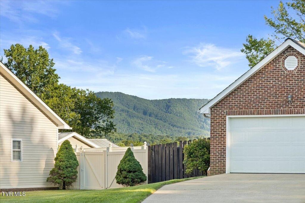 Photo of 11 Mannington Court, Johnson City, TN 37604 (MLS # 9996458)