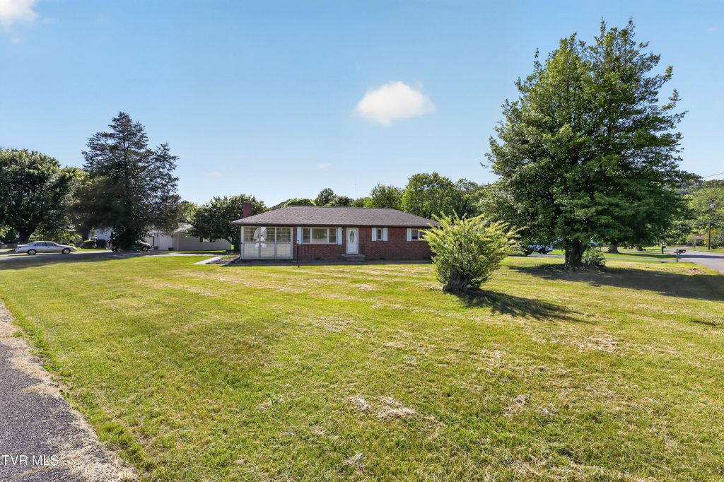 Photo of 200 Fairacres Drive, Bristol, TN 37620 (MLS # 9995308)