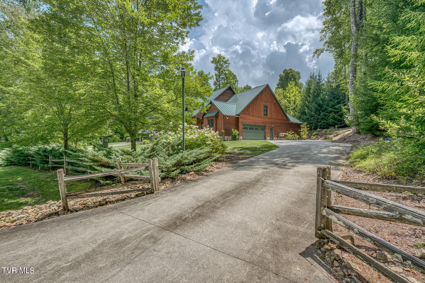 275 Settlers Secret, Mountain City, Tennessee image 3