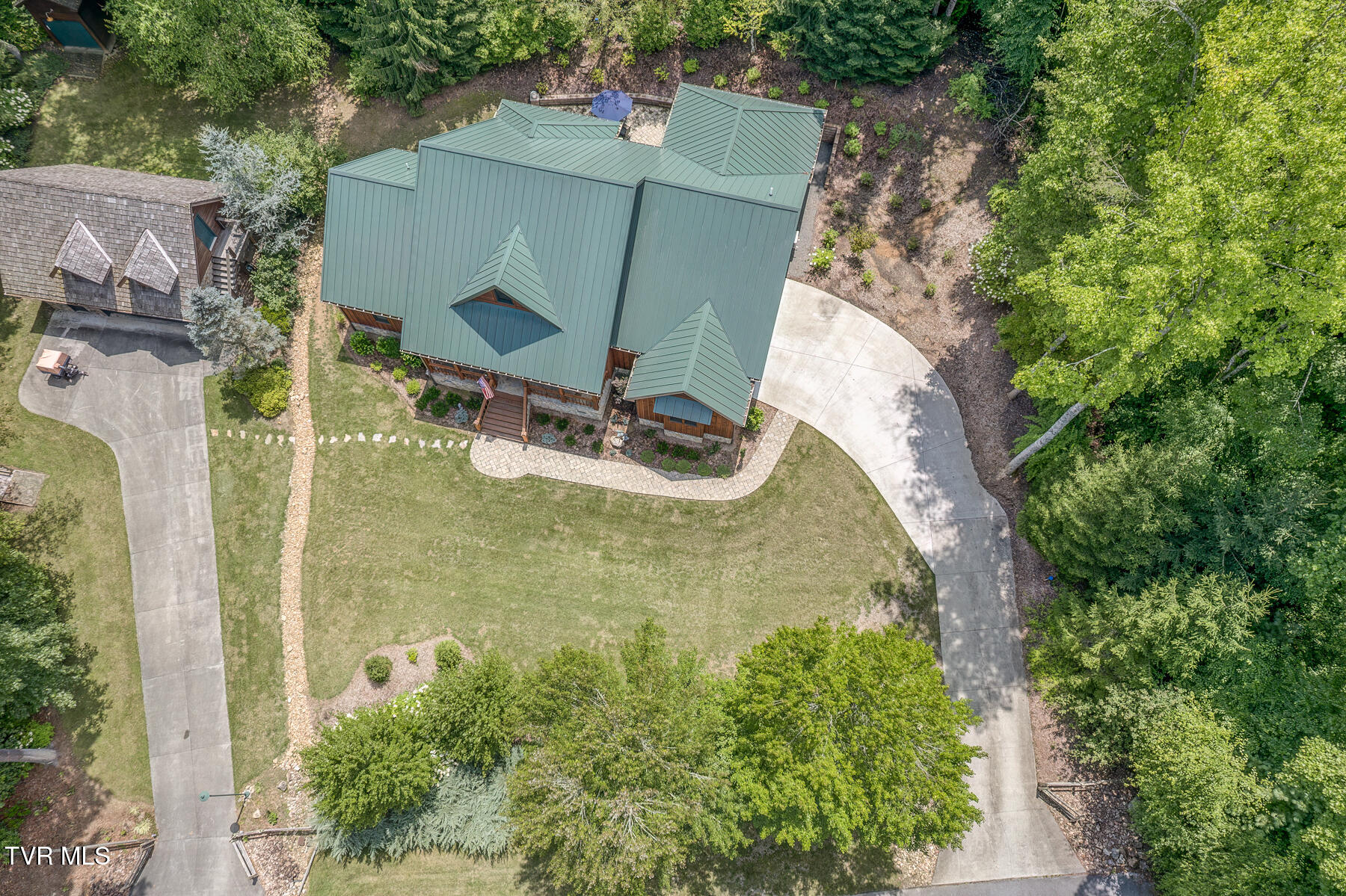 275 Settlers Secret, Mountain City, Tennessee image 2