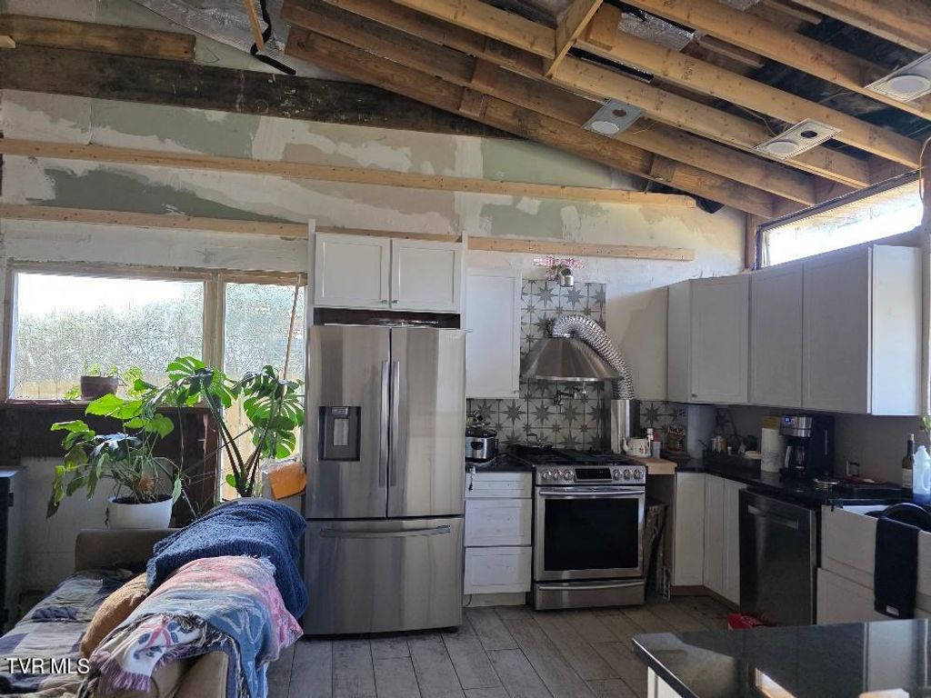 Photo of 110 Pine Street, Johnson City, TN 37601 (MLS # 9993359)