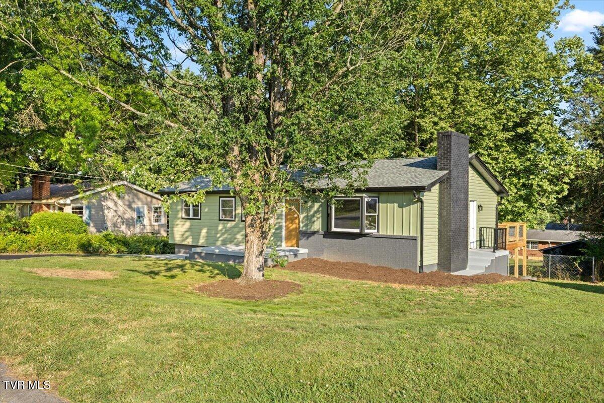 301 Carolyn Circle