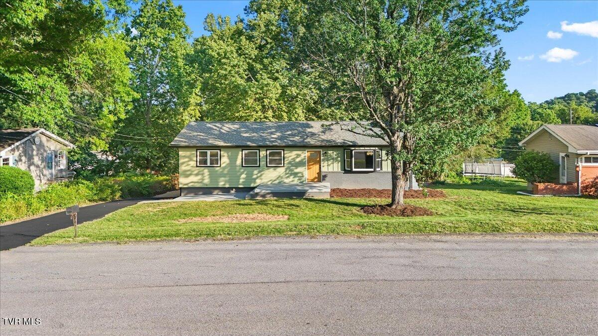 301 Carolyn Circle