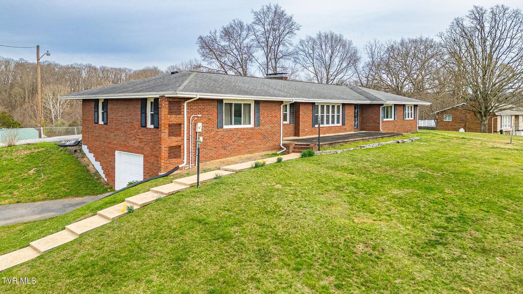 Photo of 224 New Beason Well Road, Kingsport, TN 37660 (MLS # 9992414)