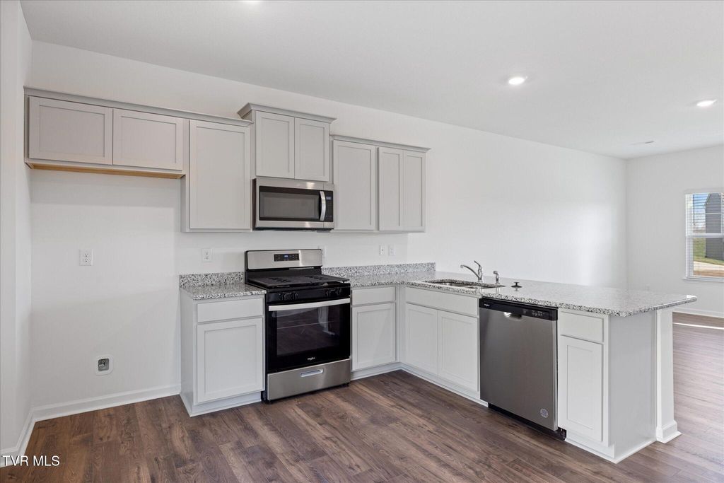 Photo of 1227 Downing Place, Kingsport, TN 37663 (MLS # 9984174)