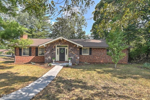 Homes For Sale - 2301 Norwich Place<br/> Kingsport, TN 37660