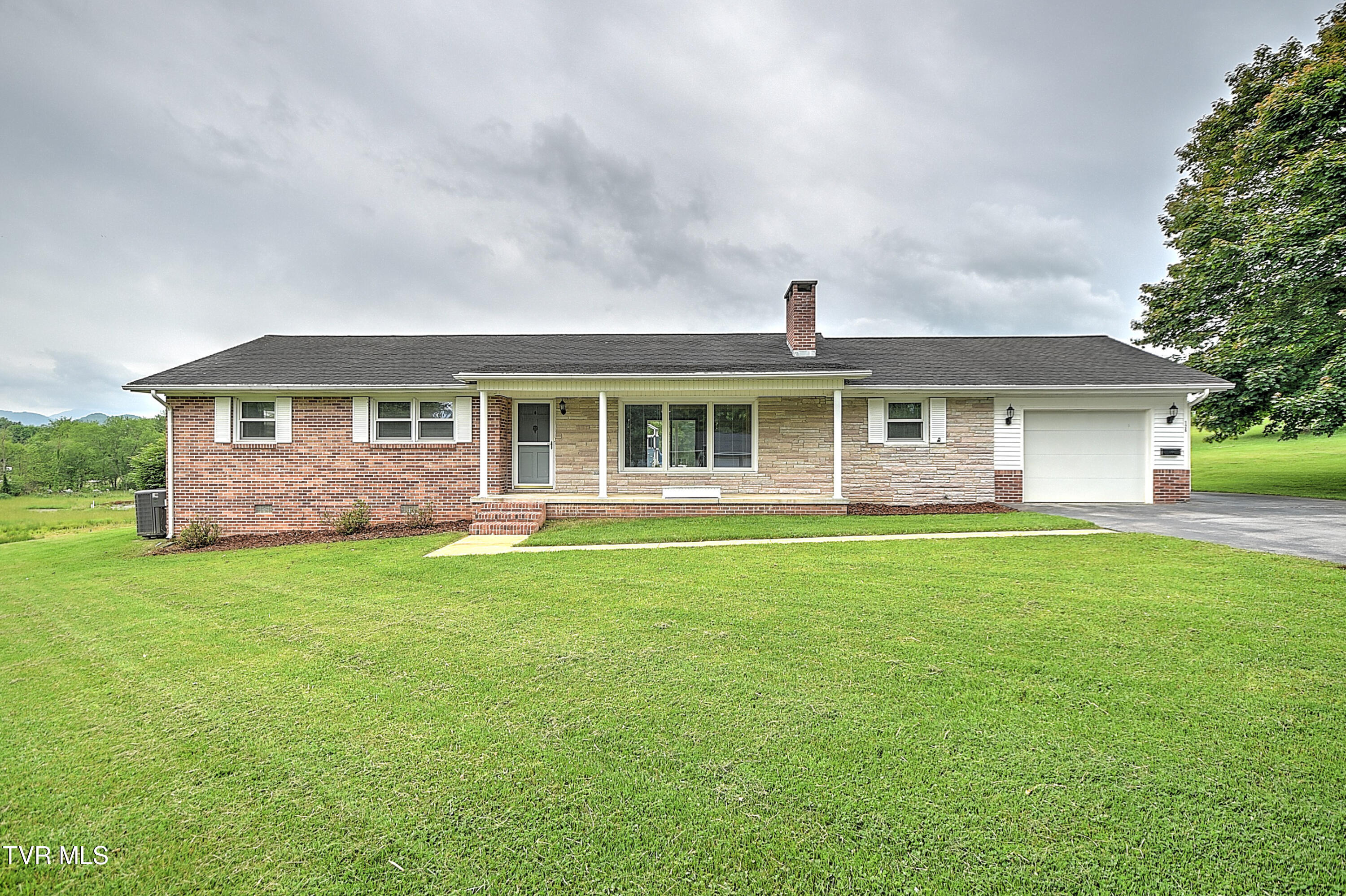 126 Wilson Avenue, Mountain City, Tennessee image 1