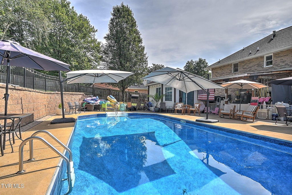Photo of 818 Lizabeth Drive, Johnson City, TN 37604 (MLS # 9999663)