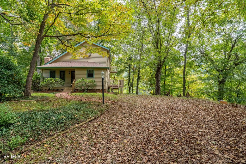 Photo of 5084 Lake Forest Drive, Kingsport, TN 37663 (MLS # 9986256)