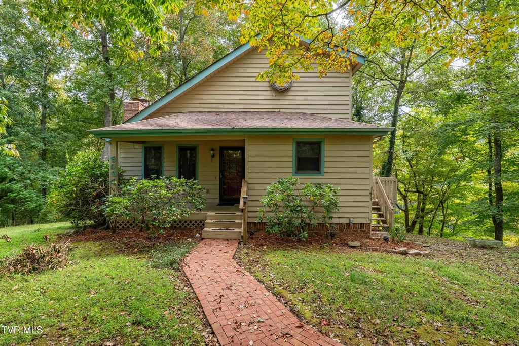 Photo of 5084 Lake Forest Drive, Kingsport, TN 37663 (MLS # 9986256)