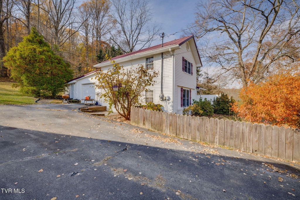Photo of 210 Emory Harr Pvt Drive, Blountville, TN 37617 (MLS # 9988435)