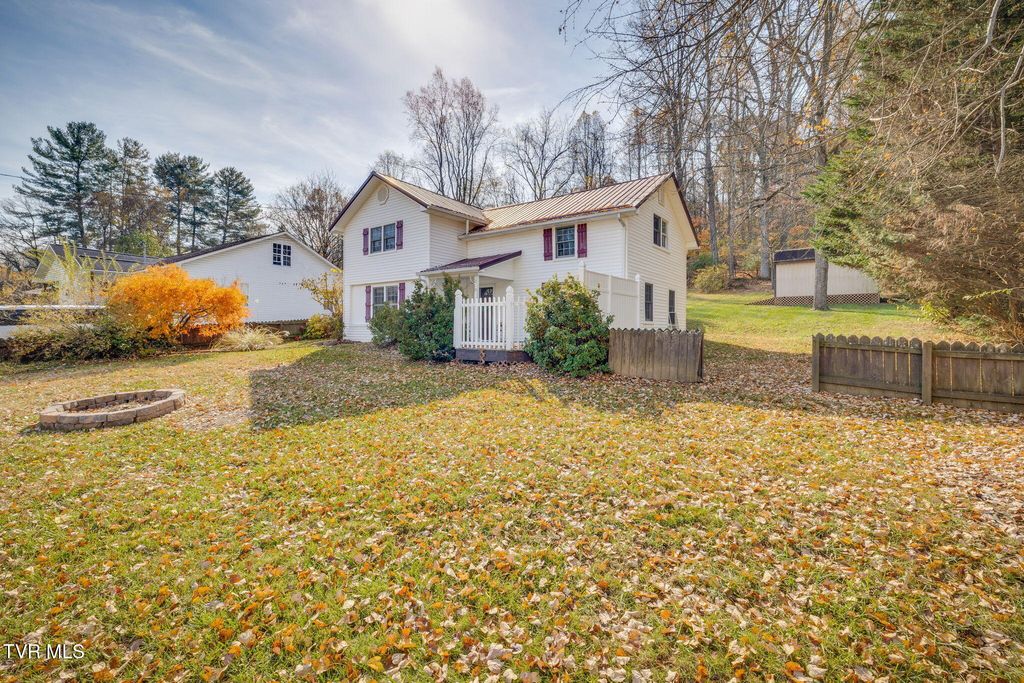 Photo of 210 Emory Harr Pvt Drive, Blountville, TN 37617 (MLS # 9988435)